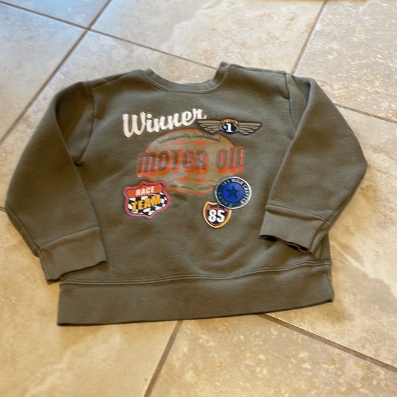 Bundle of 2 Sweatshirts - Size 4T - Picture 2 of 7